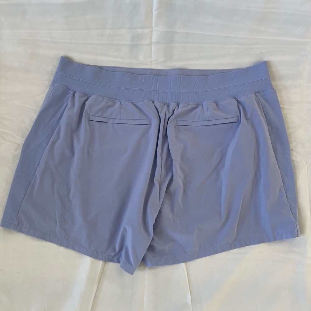 ATHLETA BROOKLYN WOMEN’S SHORTS Size 20 Periwinkle - Picture 2 of 5